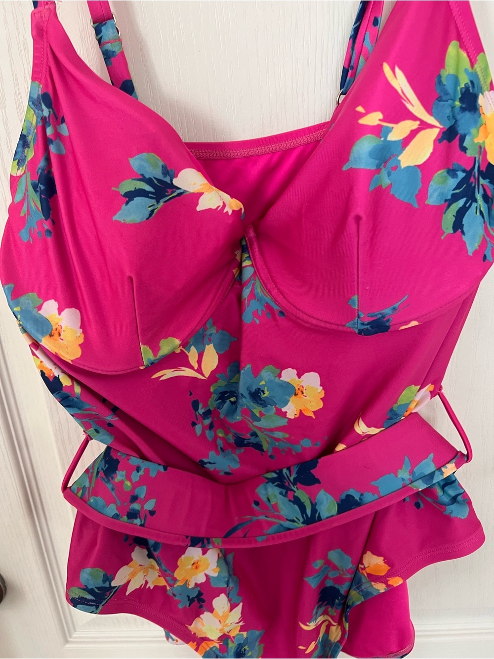 Bright Pink Floral Women’s 1X One-Piece Swimsuit - Picture 5 of 7